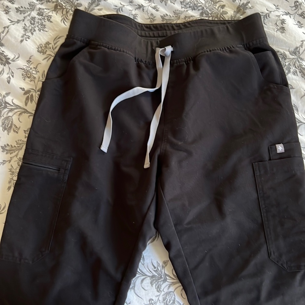 Figs Yola black size medium yoga waistband scrubs